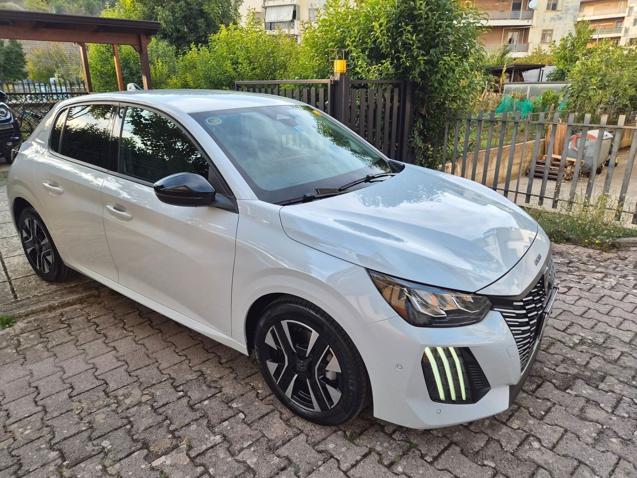 Peugeot 208 1.2 PURETECH ALLURE FULL OPTIONAL imagem 2