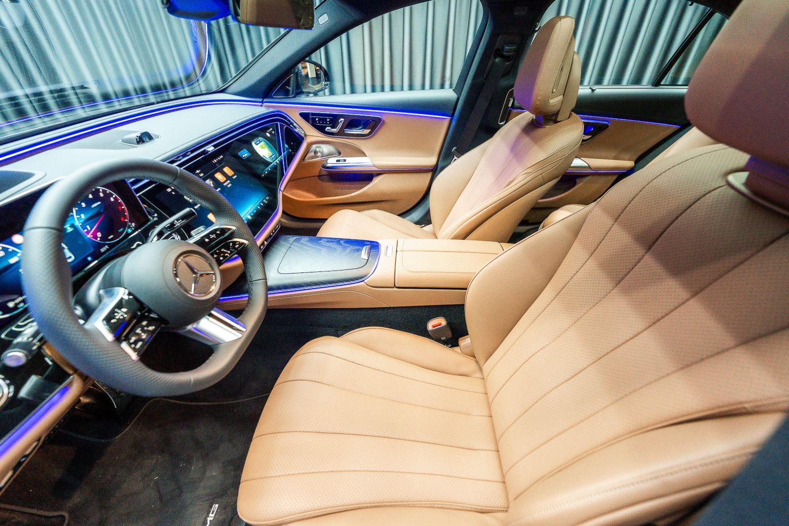 Fahrzeugabbildung Mercedes-Benz E 200 AMG MY26*Premium Plus*Superscreen*Keyless*