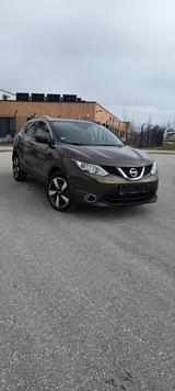 Nissan Qashqai 1.6 dCi N-Connecta | 360° | Panor - Nissan Qashqai mit Diesel-Antrieb: Limousine