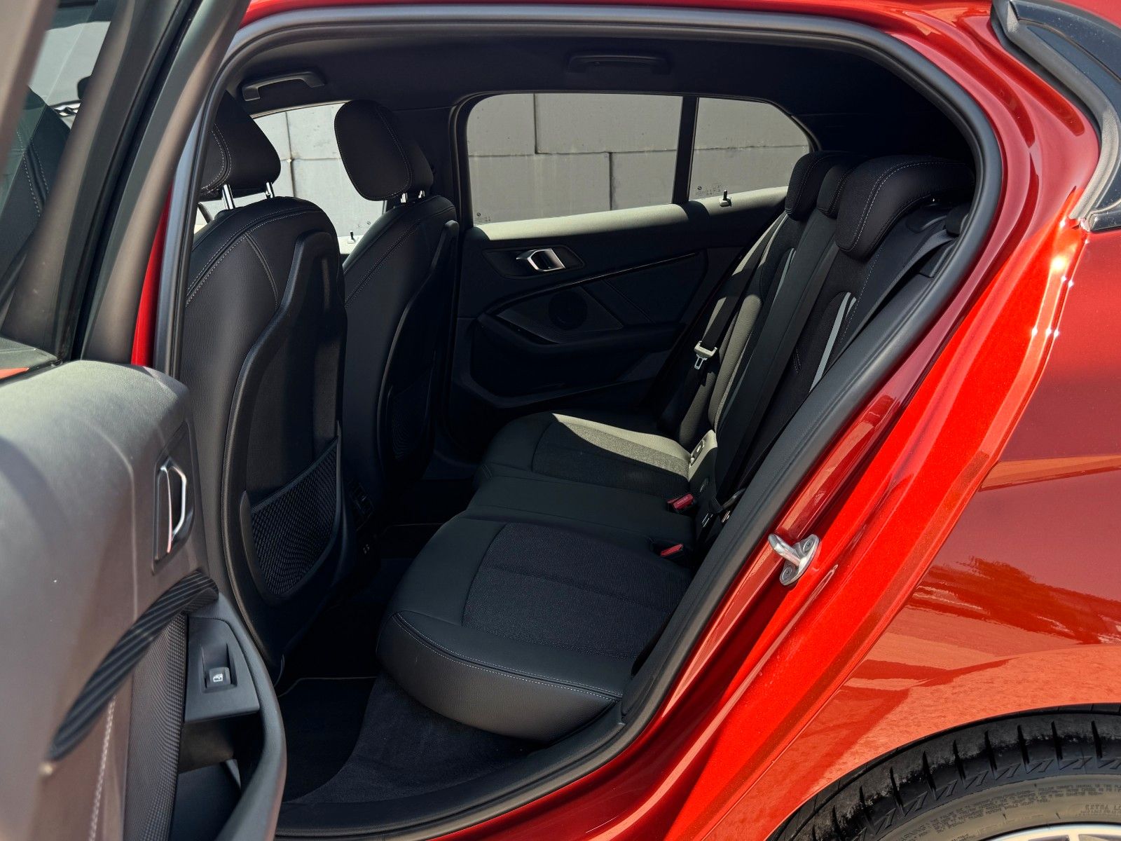 Fahrzeugabbildung BMW 118i Steptr Sport Line LCProf Shadow PDC SHZ