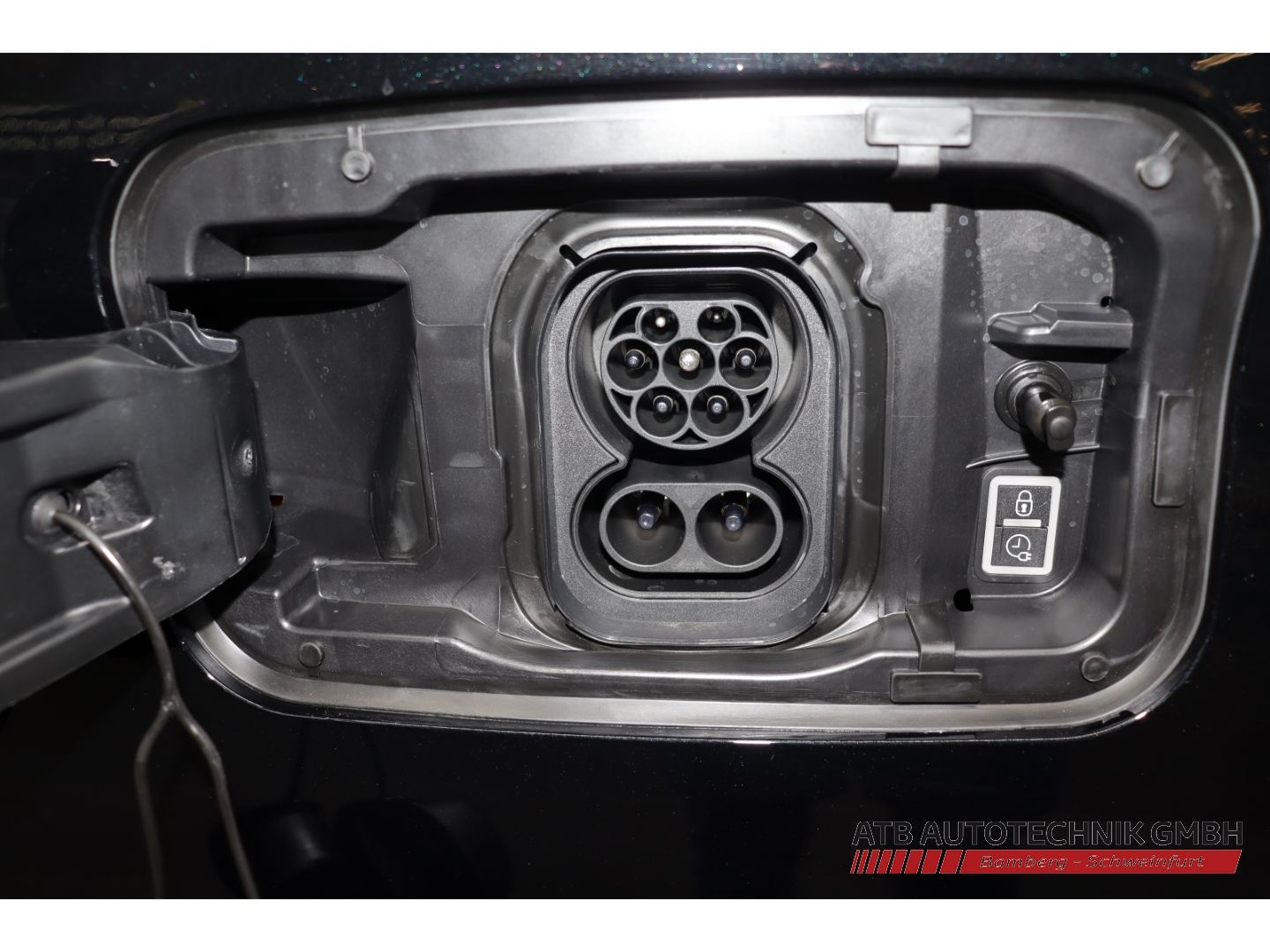 Fahrzeugabbildung Fiat Qubo -L 5-Sitzer ICON 50kWh 136PS Apple CarPlay