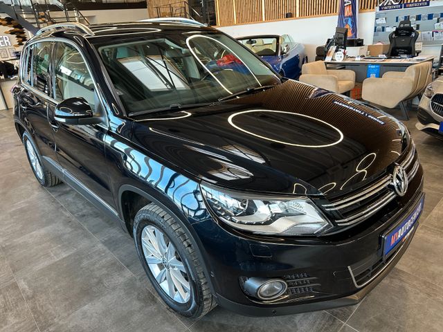 Volkswagen Tiguan Sport & Style 4Motion *BiXenon*Navi*AHK*