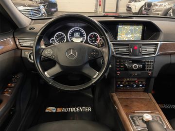 Mercedes-Benz E 350 CDI 4Matic *SPEEDTRONIIC*AHK*NAVI*SZHZ*