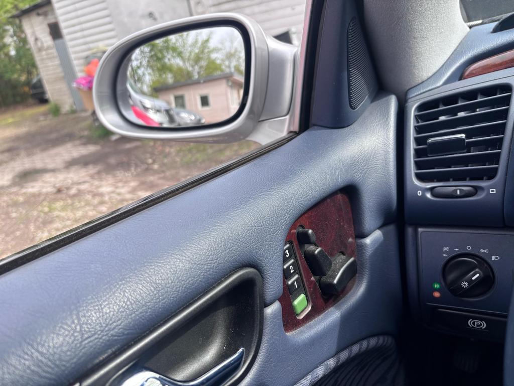 Mercedes-Benz CLK 320