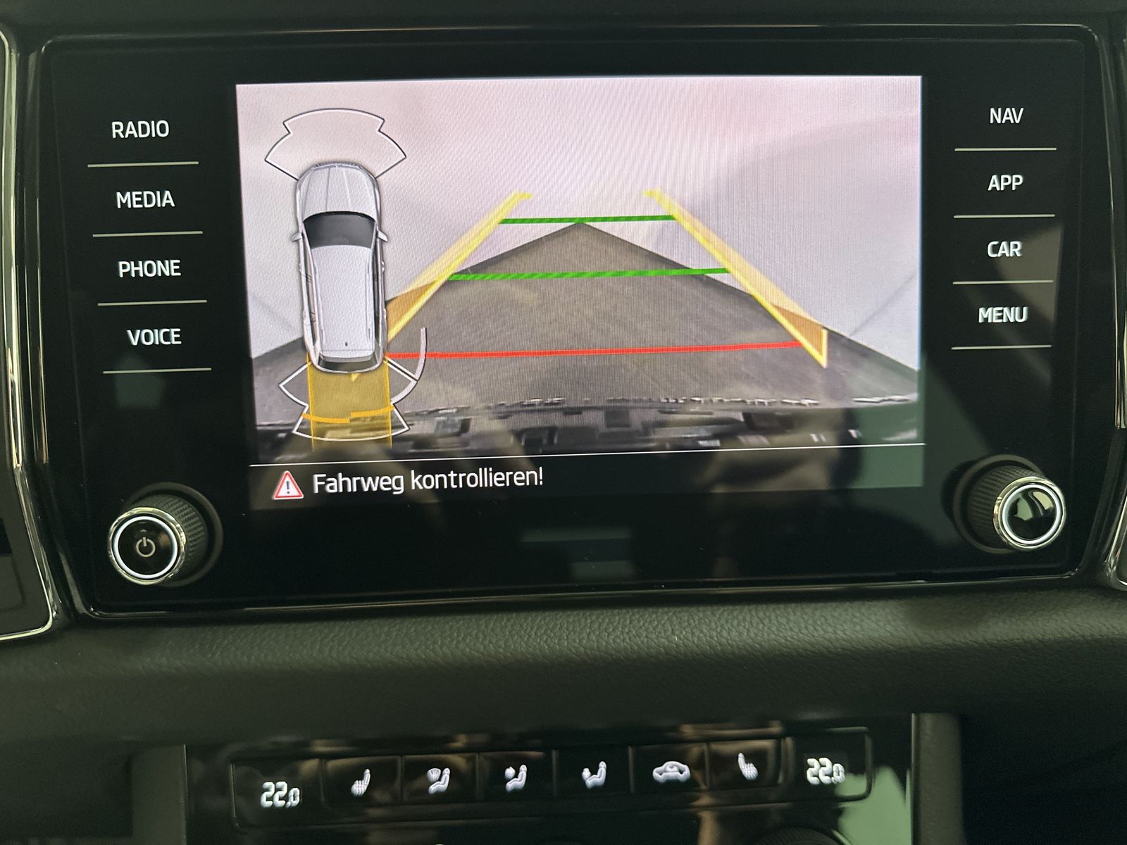Fahrzeugabbildung SKODA Kodiaq 2.0 TDI DSG Ambition NAV+LED+ACC+AHK+KAM