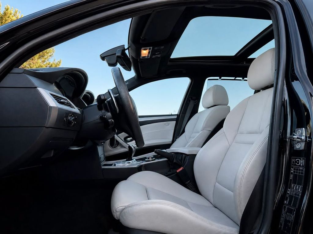 BMW M5 2009