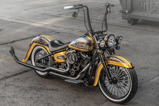 Harley-Davidson FLHCS Heritage CHICANO Custom