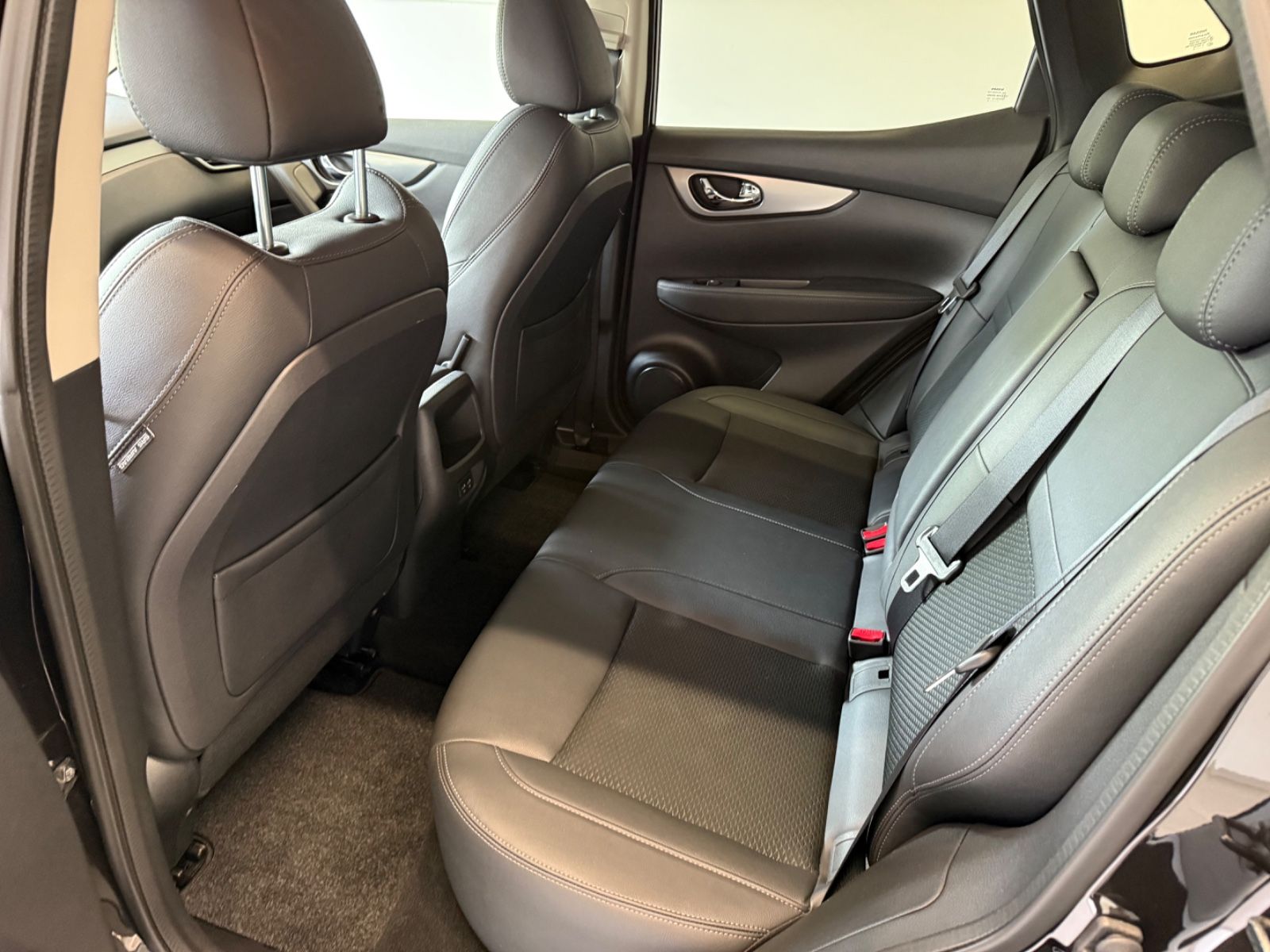 Fahrzeugabbildung Nissan Qashqai Tekna Safety-Shield-Paket 360°