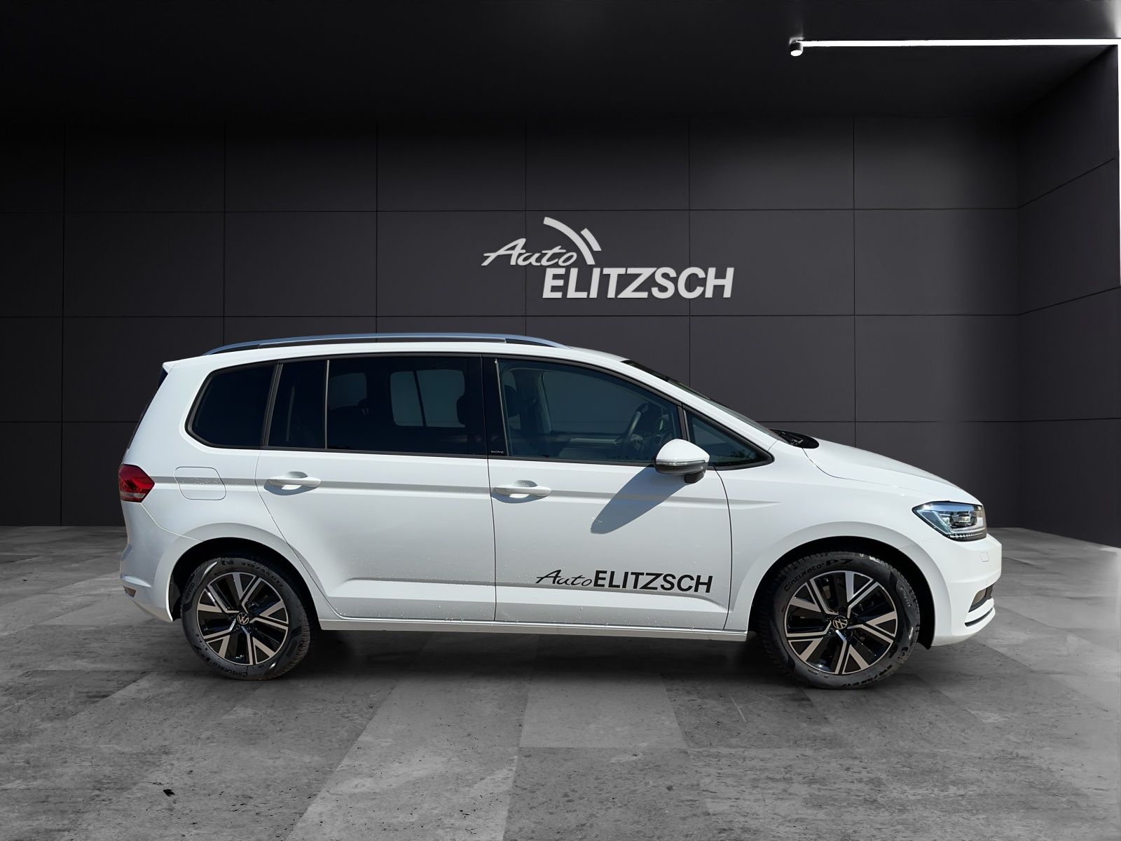 Fahrzeugabbildung Volkswagen Touran 2.0 TDI Move 7-Sitzer DSG Matrix ACC 17"