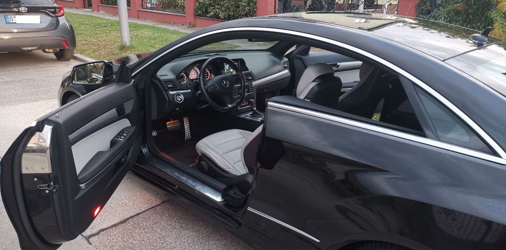 Angebot ansehen Mercedes-Benz E 220