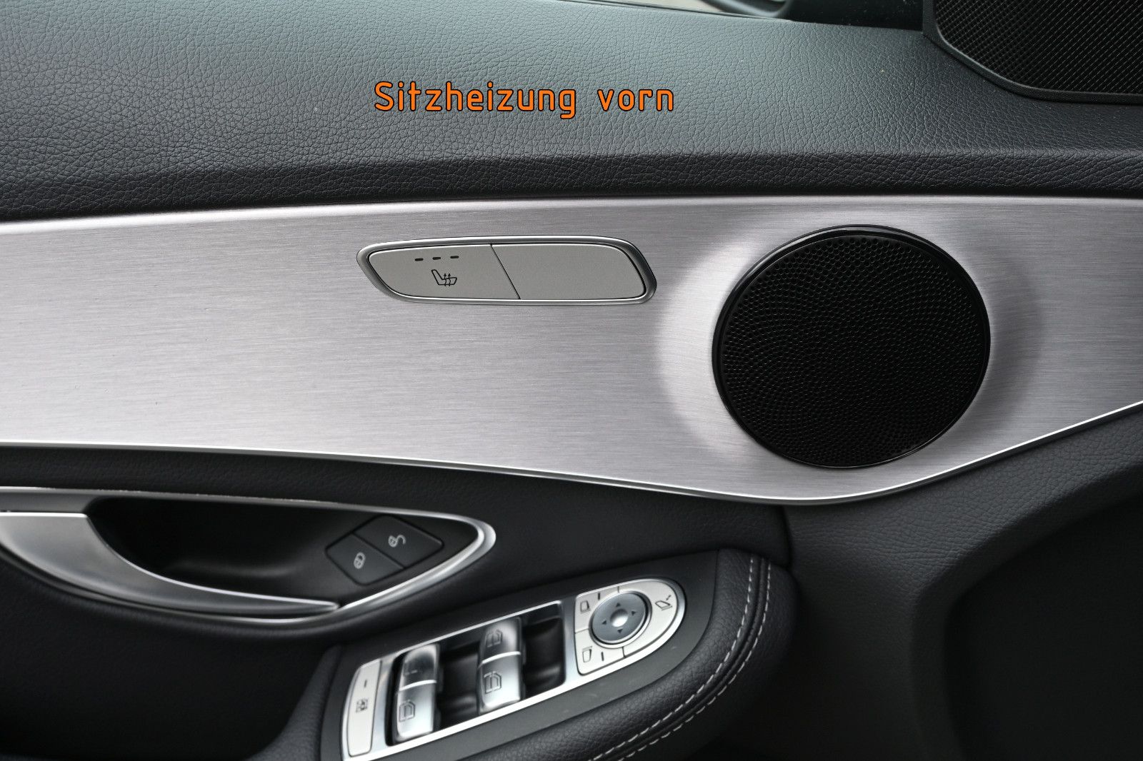 Fahrzeugabbildung Mercedes-Benz C 300 T Aut. Avantgarde °NIGHT°MULTIBEAM°KAMERA°