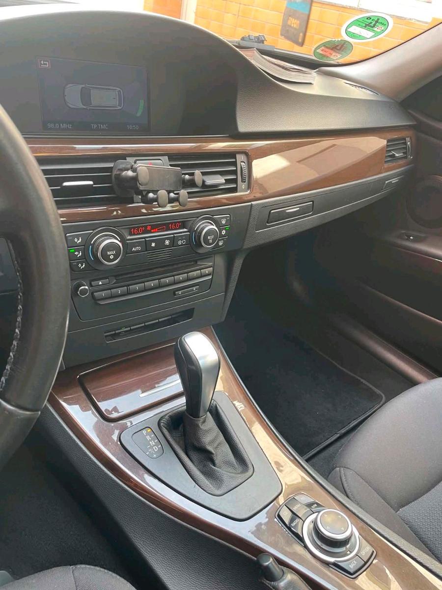 BMW 320 2008 — photo 11