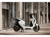 Honda e EM1 e: Elektroroller LED LCD USB - ELEKTROROLLER