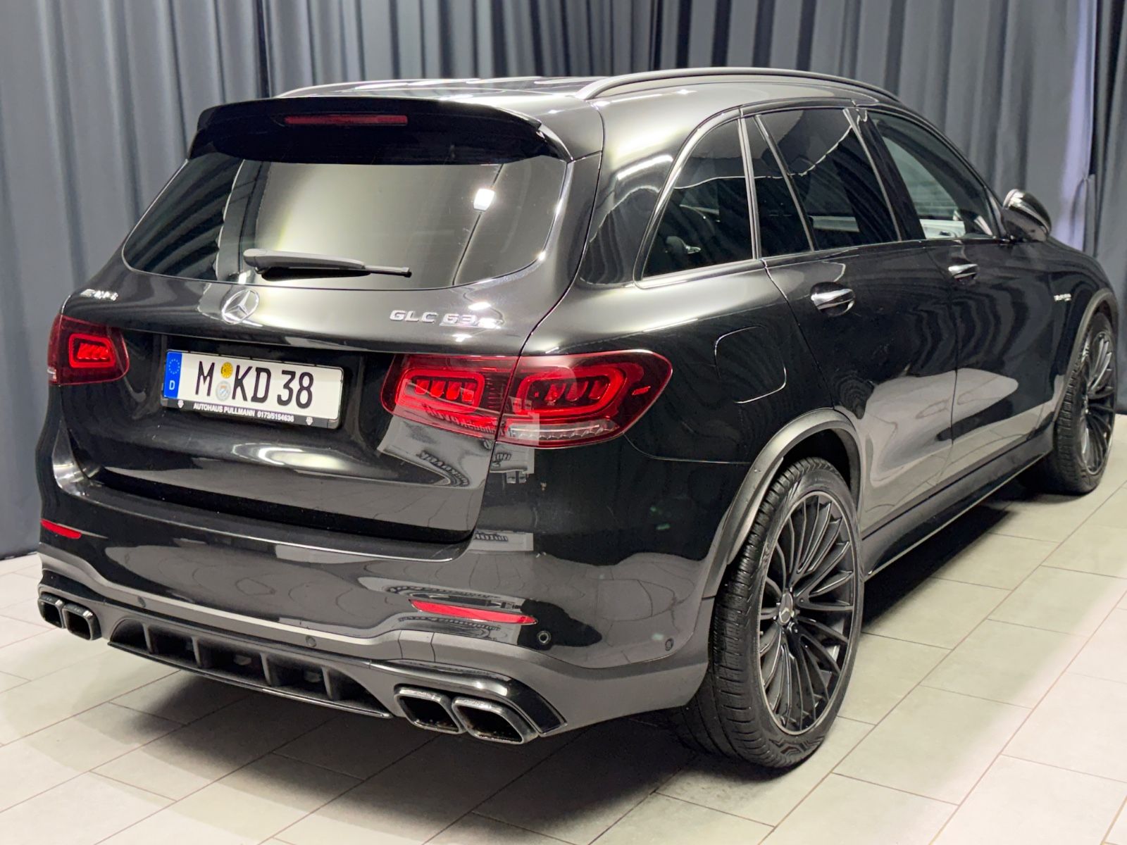 Fahrzeugabbildung Mercedes-Benz GLC 63 S AMG|BURMESTER|PANO|FACELIFT|CARBON|