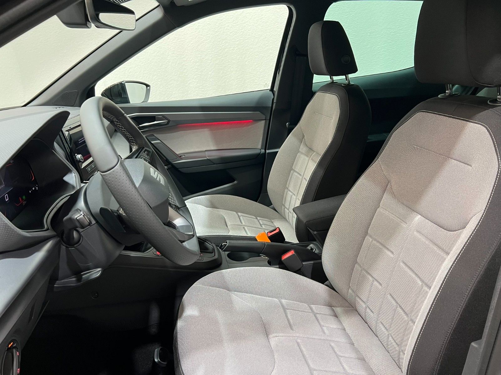 Fahrzeugabbildung SEAT Arona 1.0 TSI 85kW FR DSG