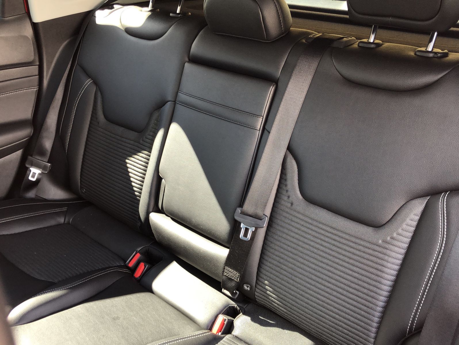 Fahrzeugabbildung Jeep Compass 1.3 T4 Plug-In Hybrid Limited 4xe 140kW