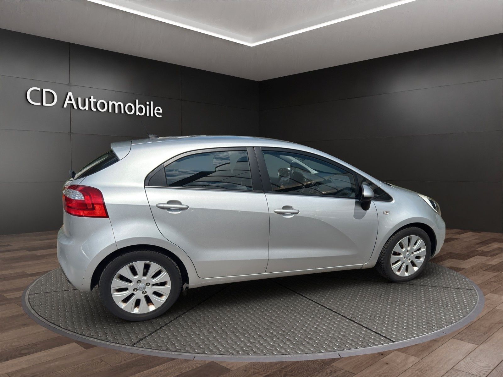 Fahrzeugabbildung Kia Rio Edition 7 Klima/Navi/Kamara/TÜV NEU
