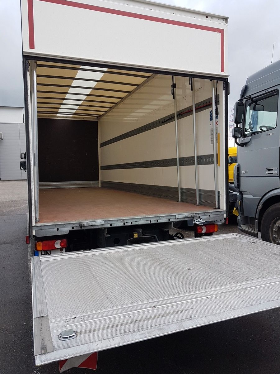 Fahrzeugabbildung DAF LF 260 FA 12t Koffer