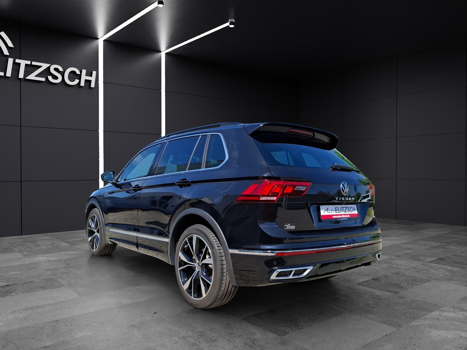 Fahrzeugabbildung Volkswagen Tiguan TDI R-Line DSG STH AHK LED AID ACC RFK 20