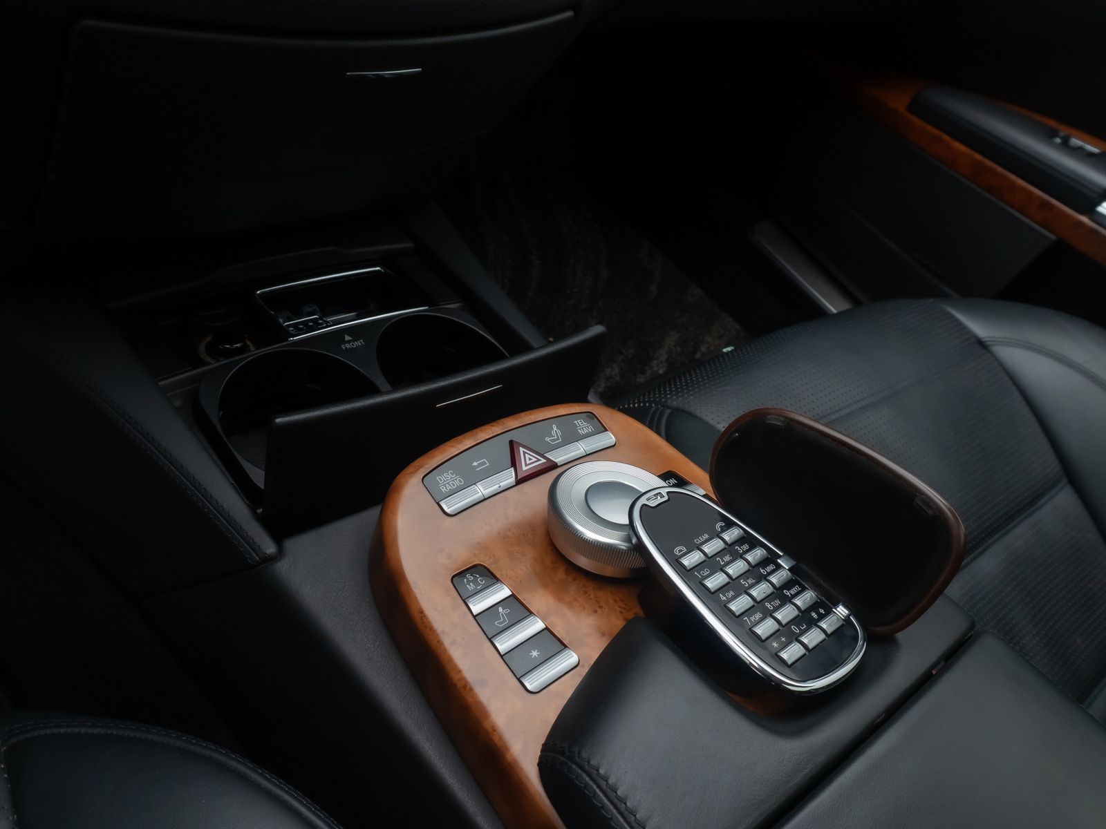 Fahrzeugabbildung Mercedes-Benz S 65 AMG Long Massage BiXenon Kamera GSD 20"Voll