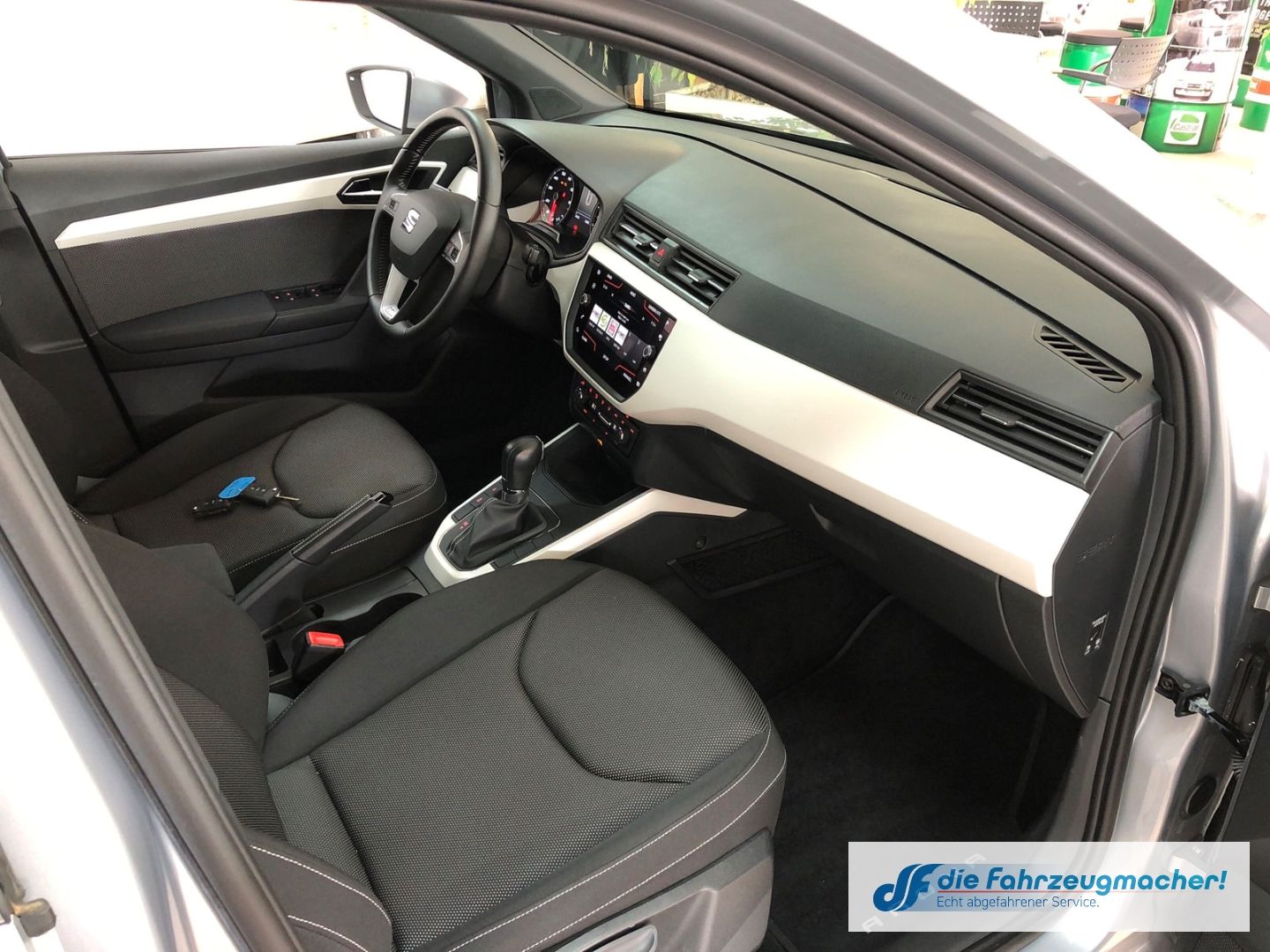 Fahrzeugabbildung SEAT Arona Xcellence 1.0 TSI LED CarPlay Automatik*