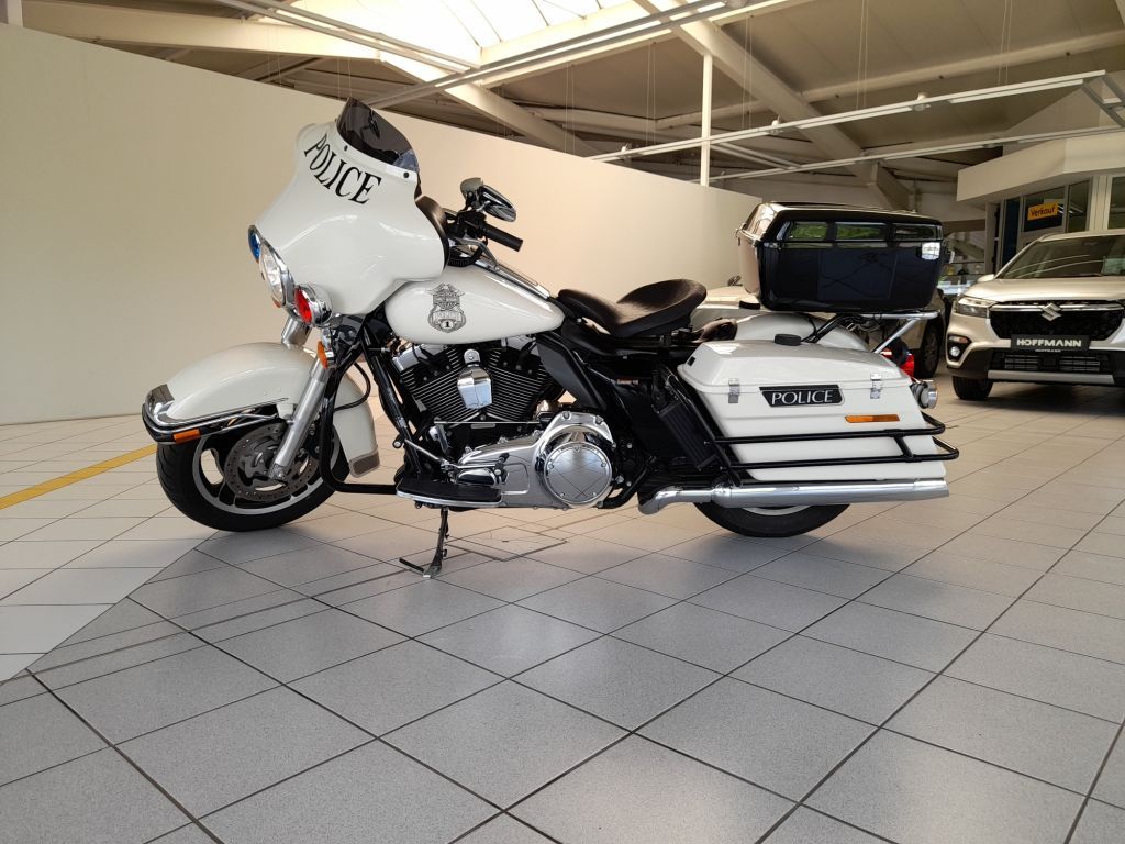 Fahrzeugabbildung Harley-Davidson Electra Glide Police mit Navi im Kundenauftrag