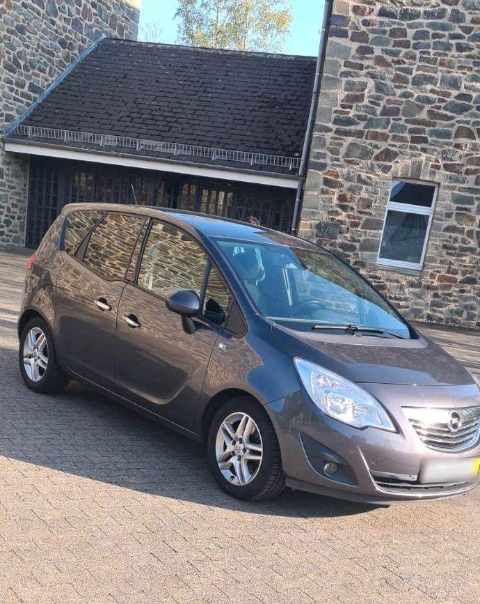 Opel Meriva 2011 — engine 131 HP (96kW)