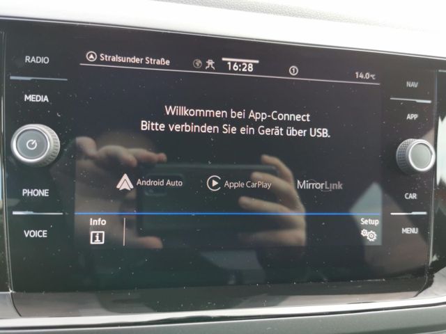 Taigo R-Line 1.0 TSI 7-Gang Navi CarPlay Klima