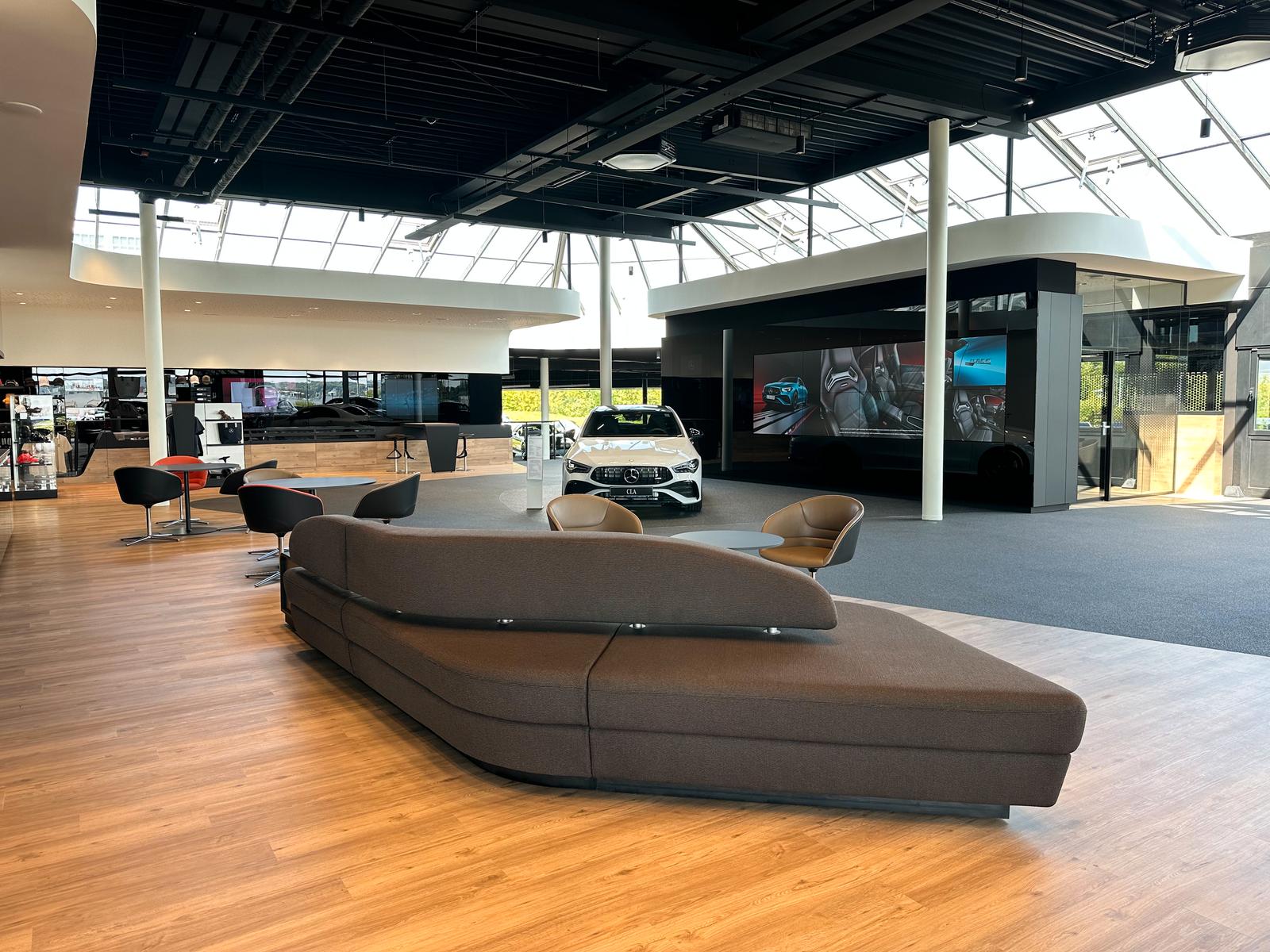 showroom-image-bottom