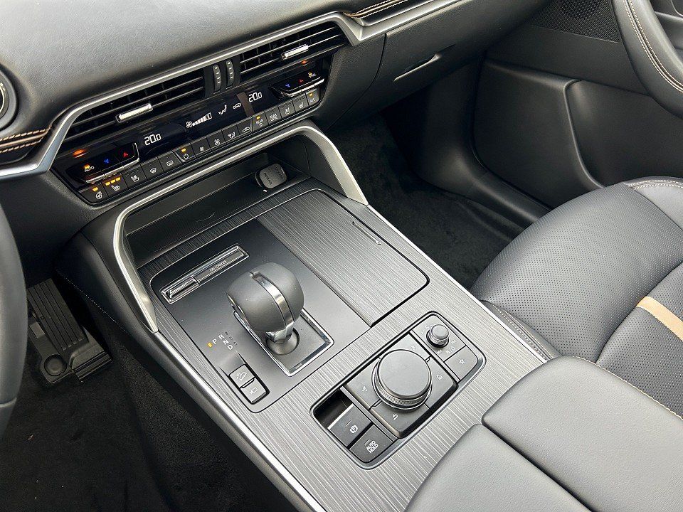 Fahrzeugabbildung Mazda CX-80 SKY-D 254 8AT AWD 6SITZER HOMURA+ AHK PANO