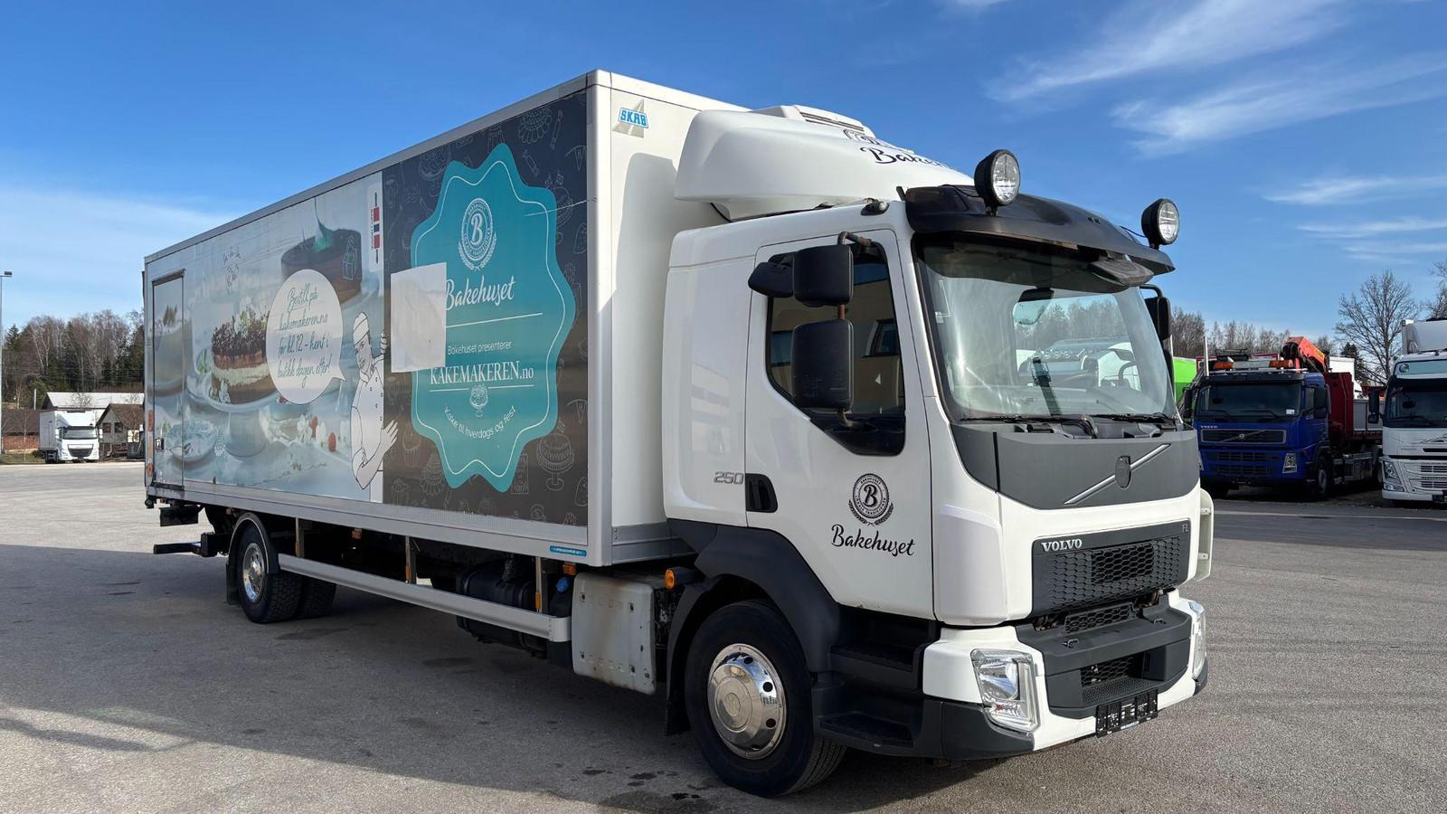 Volvo FL250 4x2 EURO6 + THERMO KING V-100 MAX