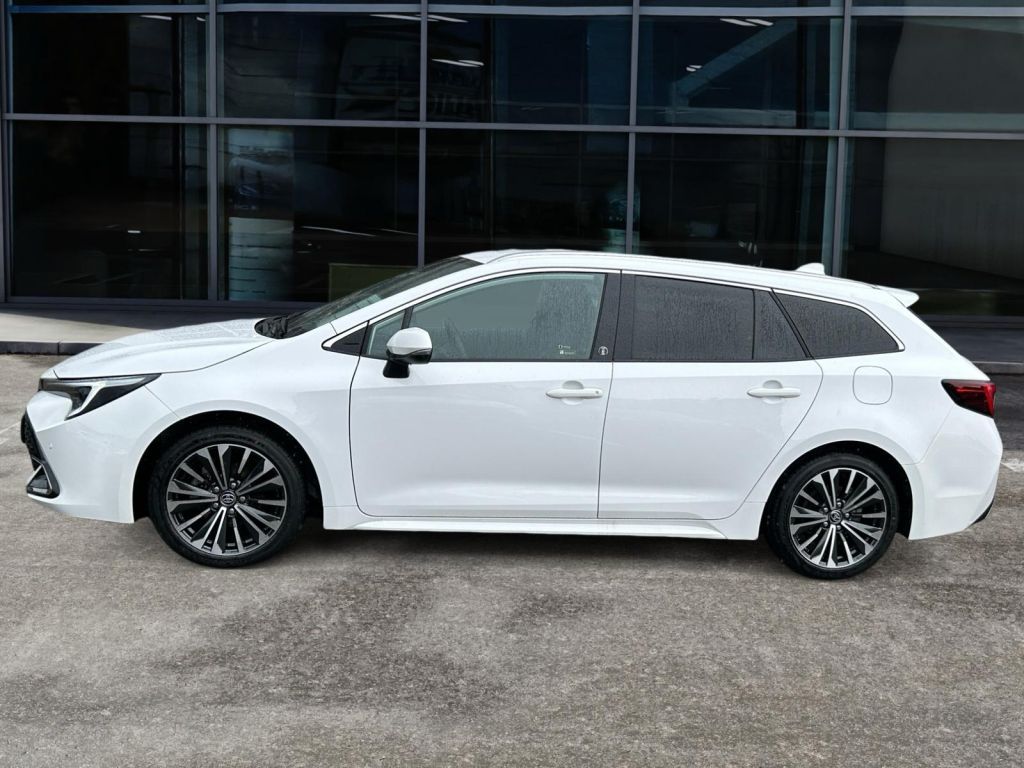 Fahrzeugabbildung Toyota Corolla 1.8 Hybrid Touring Sports Team Deutschla