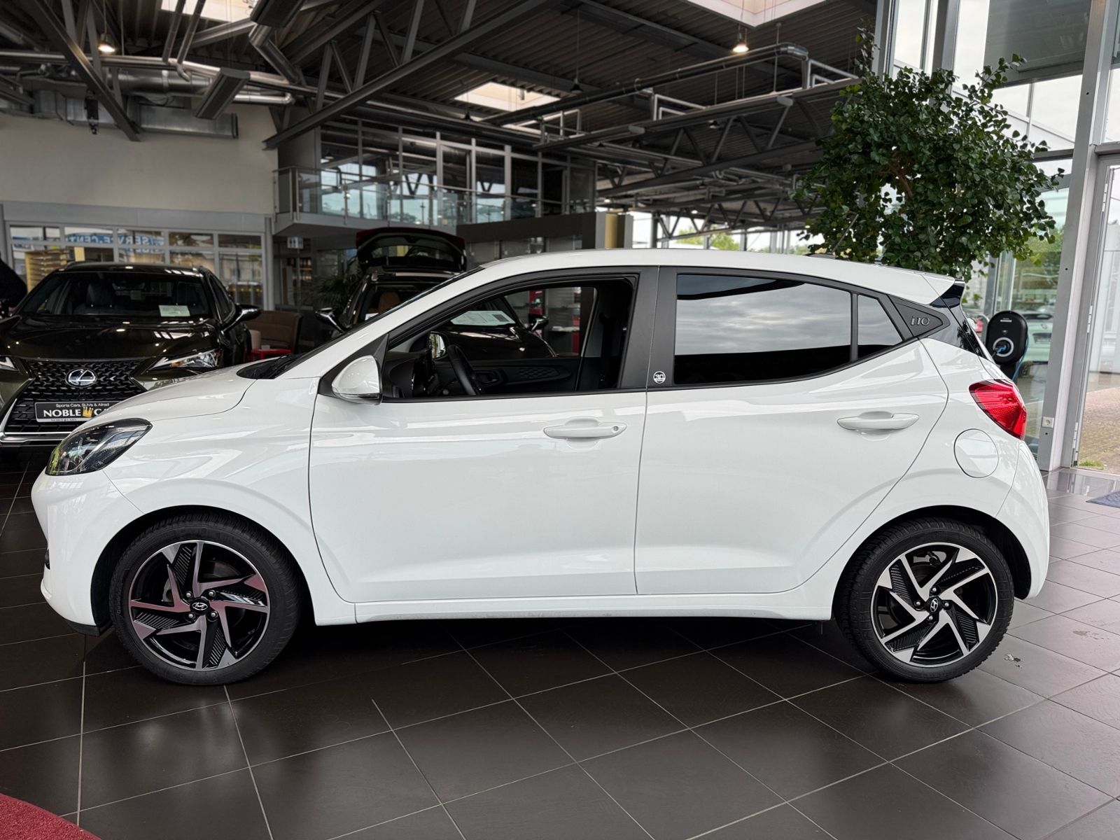 Fahrzeugabbildung Hyundai i10 Edition 30+ NAVI RFK SHZ KLIMA