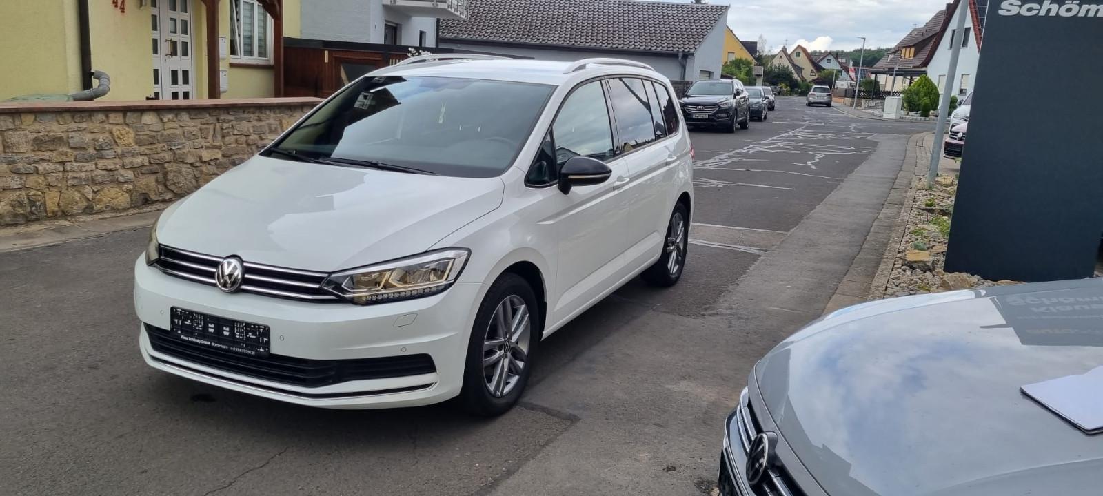 Volkswagen Touran 2.0 TDI United 7 Sitze LED AHK schwenkbar