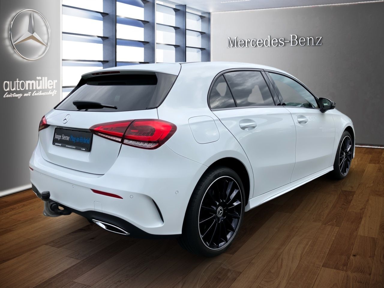 Fahrzeugabbildung Mercedes-Benz A 250 e AMG+NIGHT+PANO+AHK+BURM+MEMORY+CARPL+
