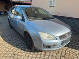Ford Focus 1.6l Ghia Benzin TÜV 5türig - Ford Focus aus 2005: Ghia
