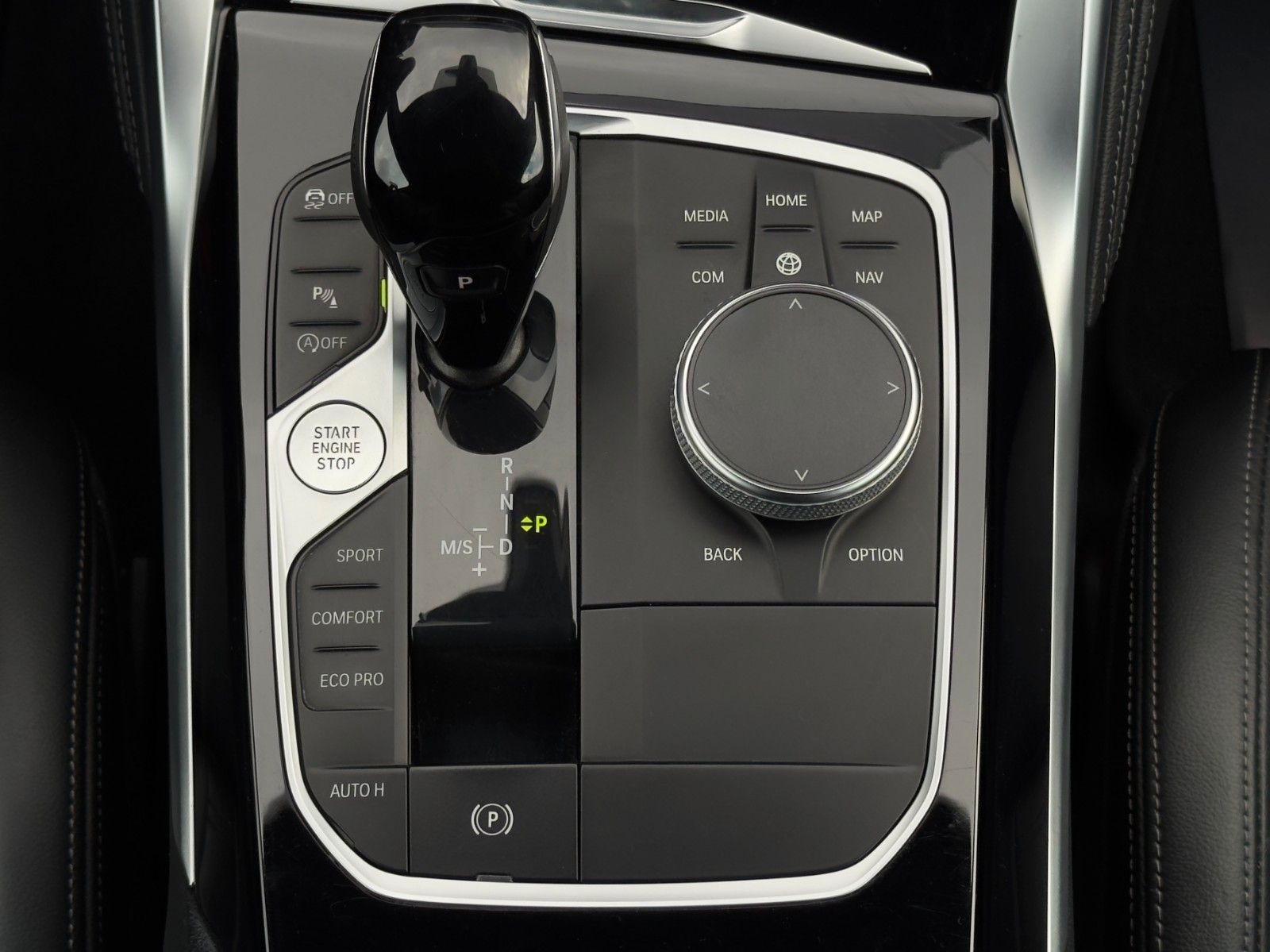 Fahrzeugabbildung BMW 420i G22 Coupé M Sport Leder Memory Kamera ACC