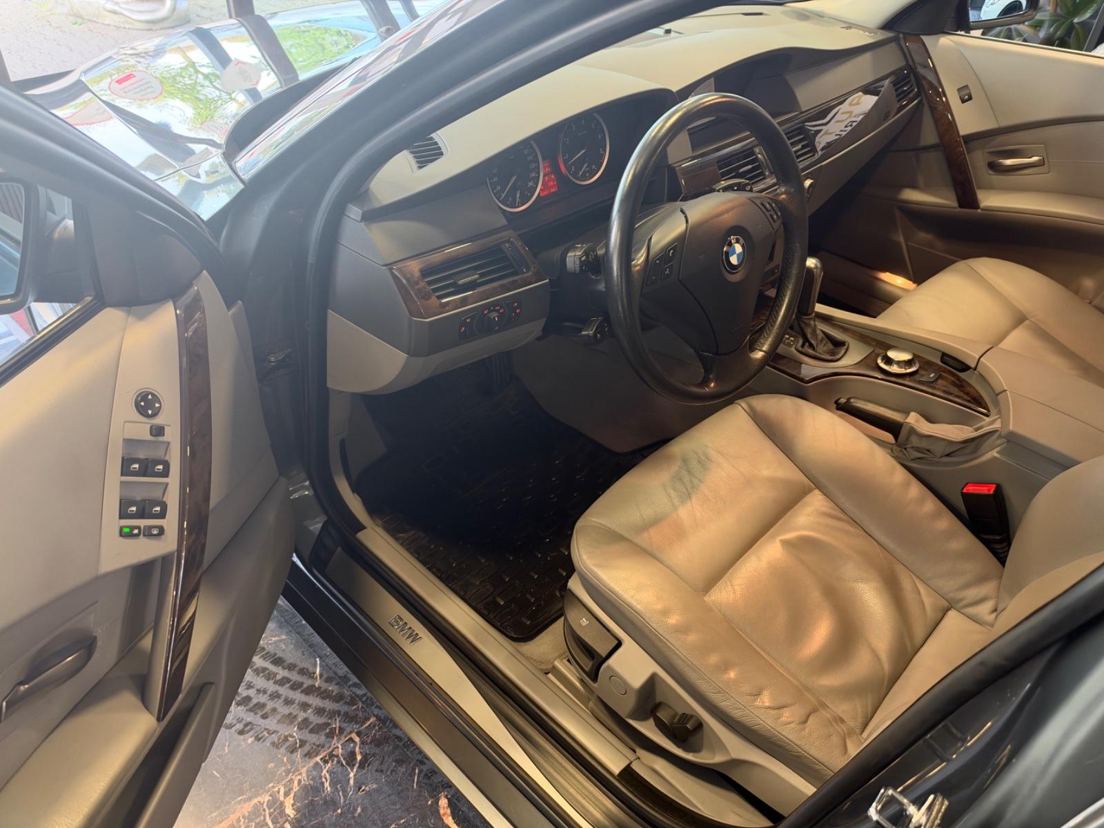 BMW 525i E60 2.5 218 ch • BVA • Cuir Dakota • Toit Ouvrant • PDC