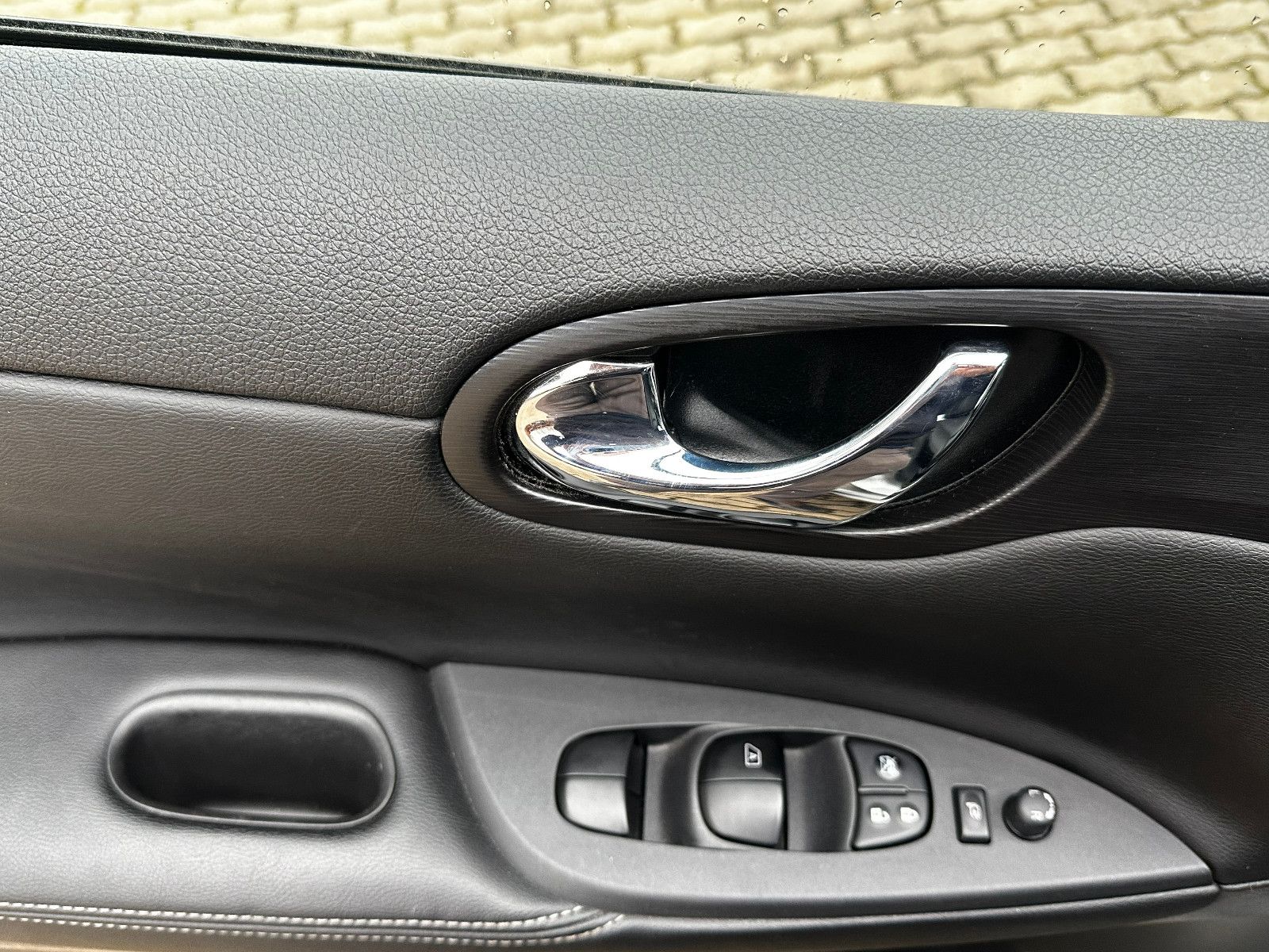 Fahrzeugabbildung Nissan Pulsar Tekna