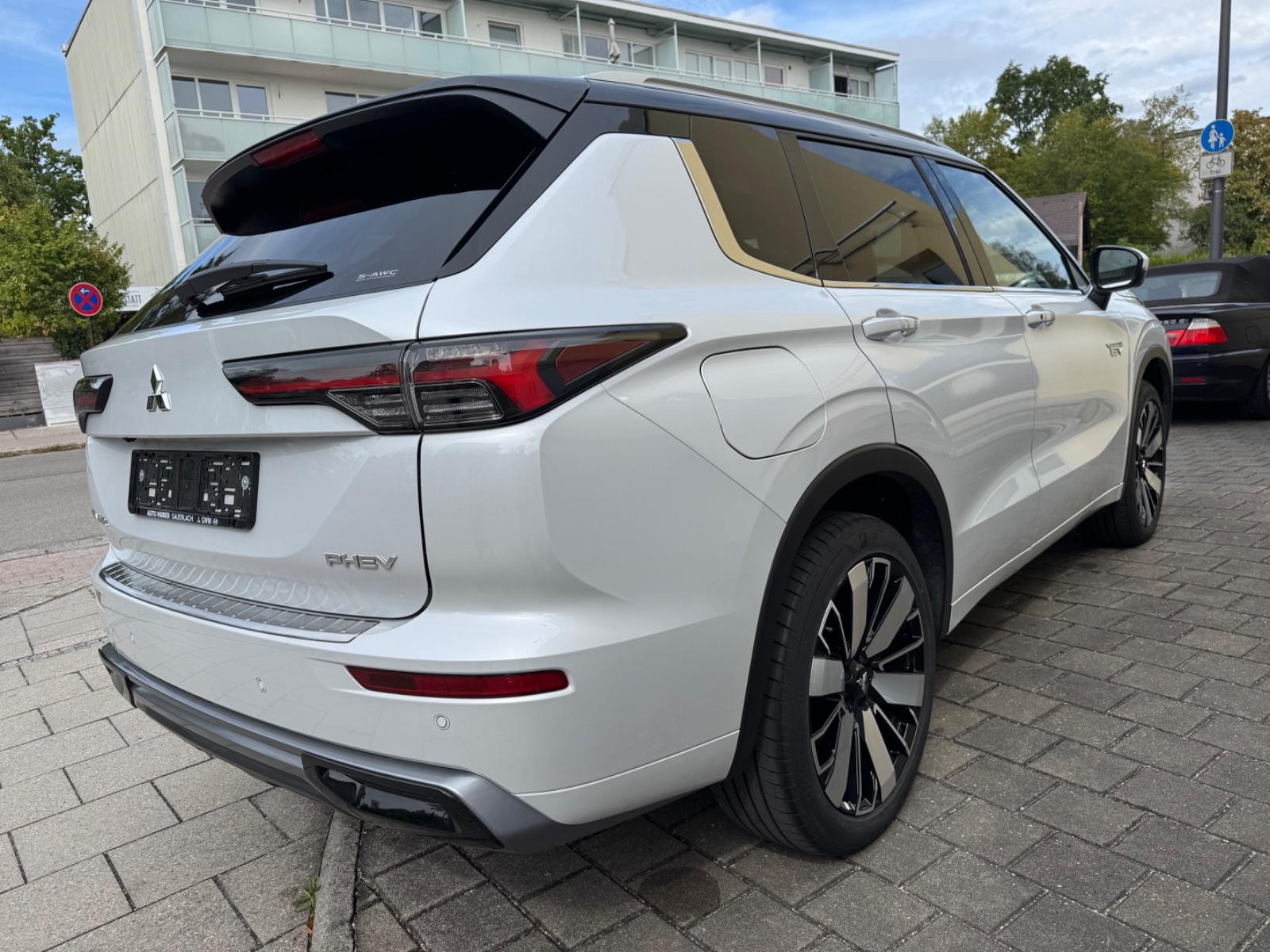 Mitsubishi LUXURY  2.4 PHEV 100 kW S-AWC Top