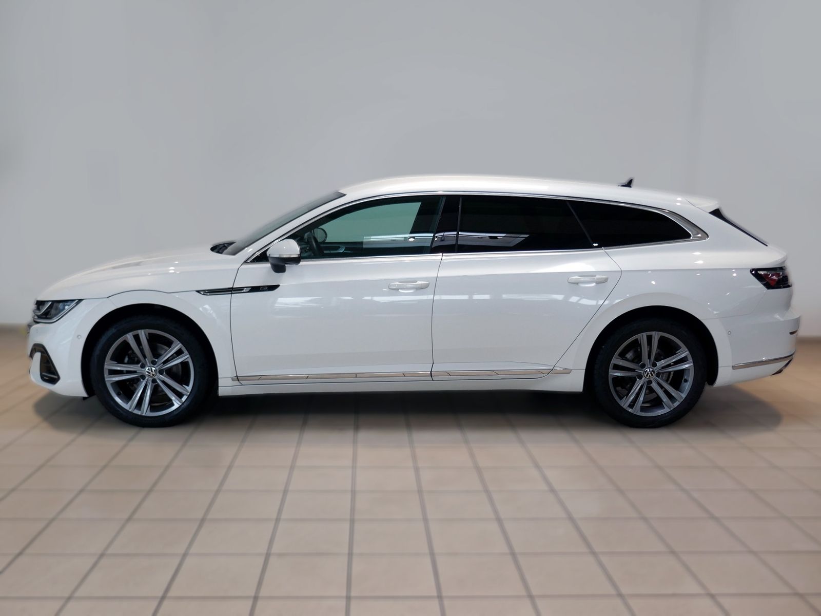 Fahrzeugabbildung Volkswagen Arteon SB R-Line 1.4 eHybrid DSG | LED AHK RFK