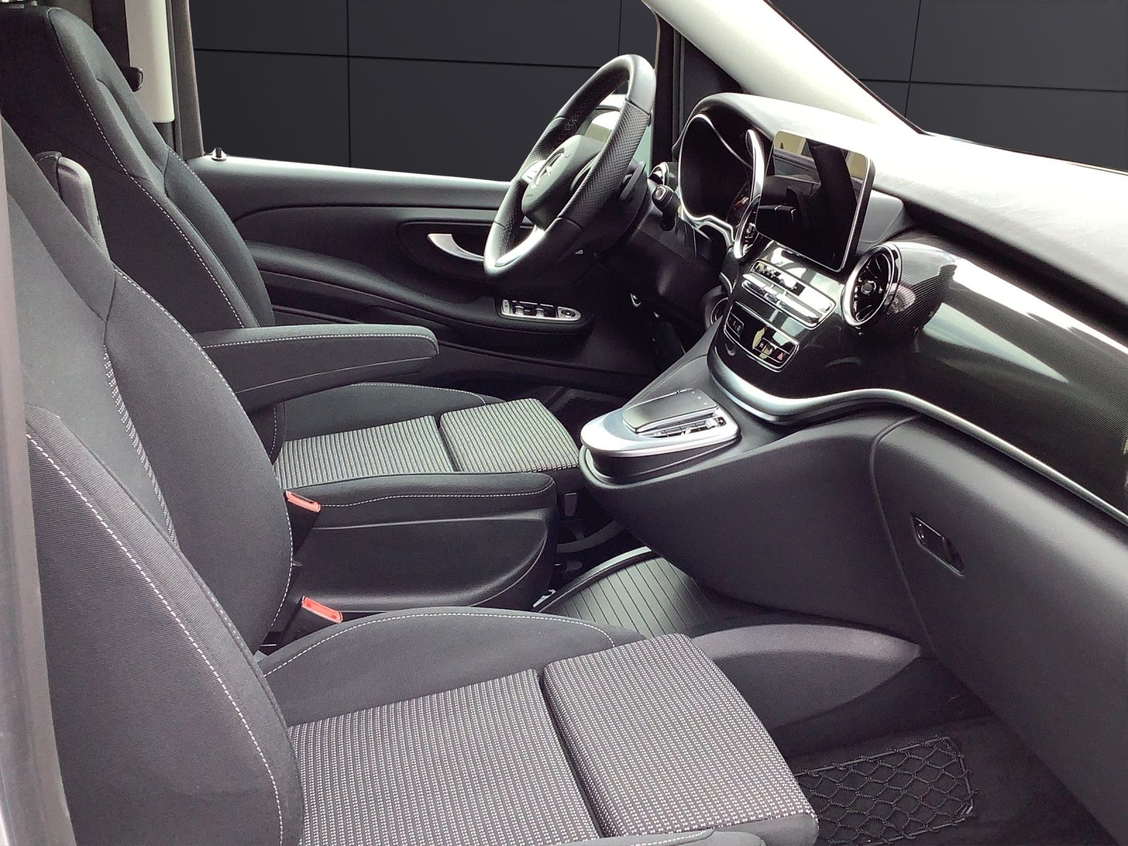 Fahrzeugabbildung Mercedes-Benz V 250 d EDITION 4M 7-Si. LED AHK NAVI MBUX