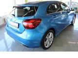 Mercedes-Benz A 200 BlueEfficiency,Leder Ausstattung,Navigatio - blaue Mercedes-Benz A 200