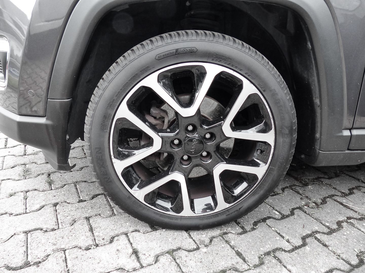 Jeep Compass Limited FWD, Anhängerkupplung und Allwet imagem 3