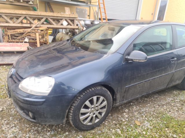 Volkswagen VW Golf 5 1.6 Automatik, beschädigt