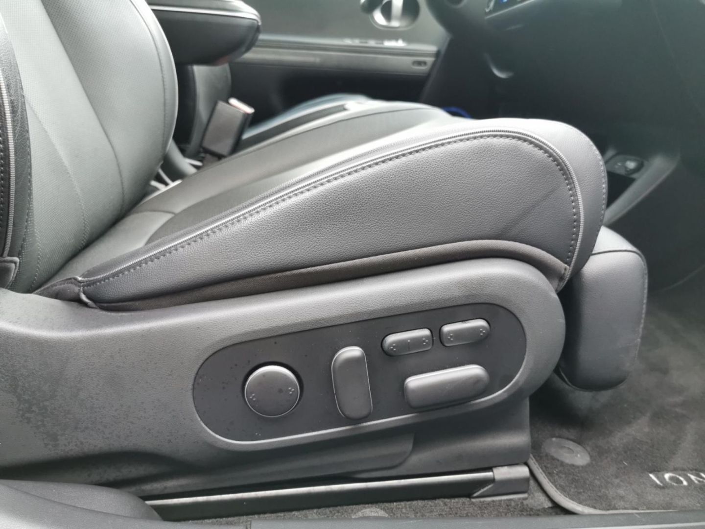 Fahrzeugabbildung Hyundai IONIQ 5 Uniq Elektro, inkl. 20 Zoll Felgen, HUD