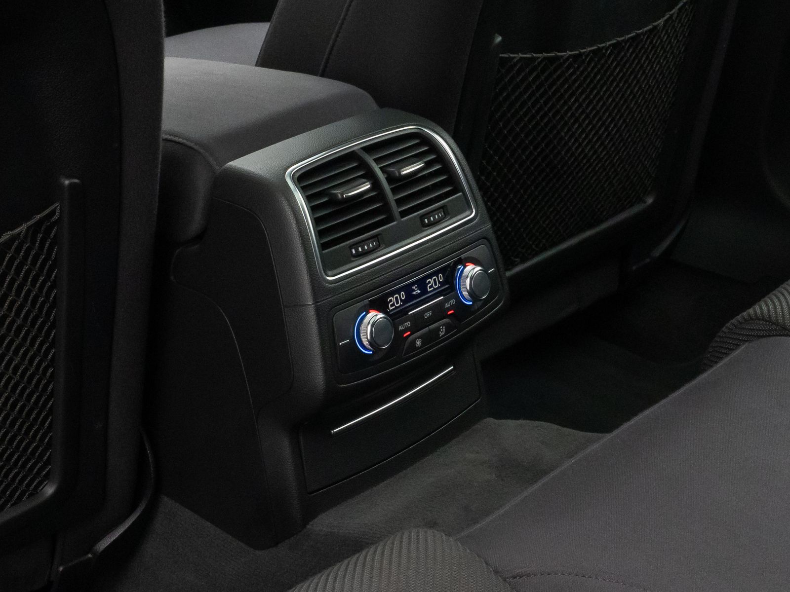 Fahrzeugabbildung Audi A6 Avant 3.0 TDI Kamera Panorama AHK Navi Sitzhz