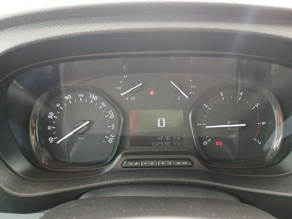 Fahrzeugabbildung Citroën Jumpy M BlueHDi 120 Club *AZV*Laderaumverkl.*