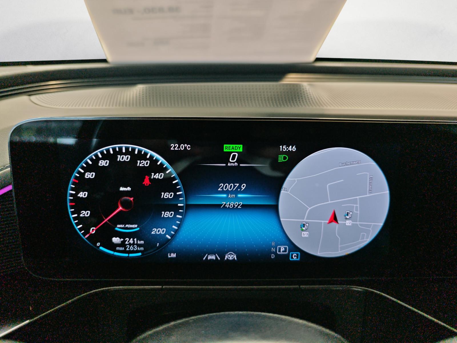 Mercedes-Benz EQC 400 4MATIC AMG Line Glasdach HeadUp