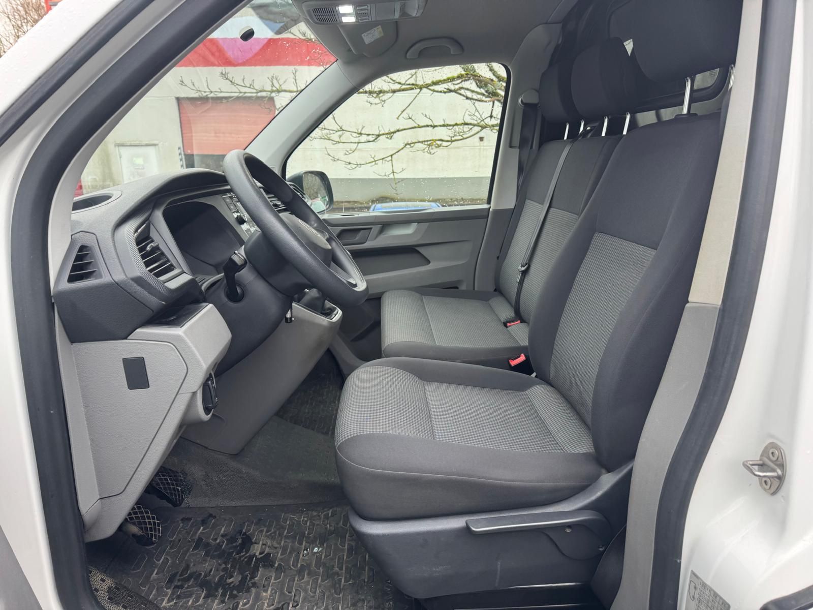 Fahrzeugabbildung Volkswagen T6.1 Transporter Bluetooth+Klima